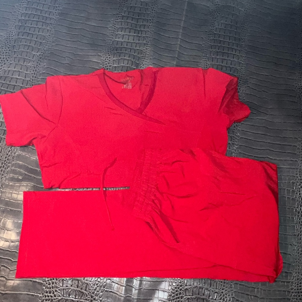 Scrub set